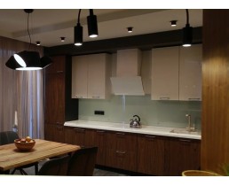 Современная встроенная кухня с шпонированными фасадами "Орех американский"