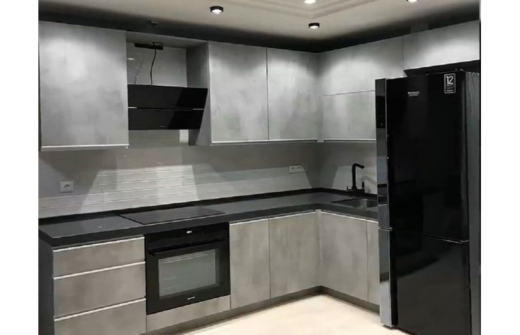 Сучасна вбудована кухня на замовлення з фасадами «бетон» у стилі Loft