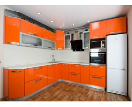 Помаранчева кутова кухня до стелі