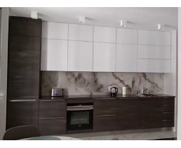 Сучасна кухня до стелі. Фурнітура: Hettich