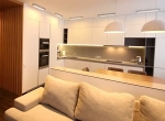Кухня под потолок с матовыми фасадами AGT Soft Touch "Кремовый Шелк"