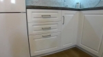 Белая кухня с белым холодильником