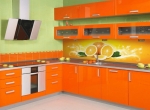 Оранжевая кухня с крашеными фасадами