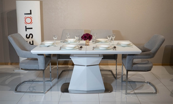 Комплект стіл Кристал білий та стільці Берналь сірий 