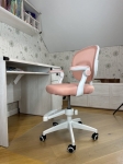 Кресло вращающееся детское с подставкой для ног PERFECT KIDS PINK